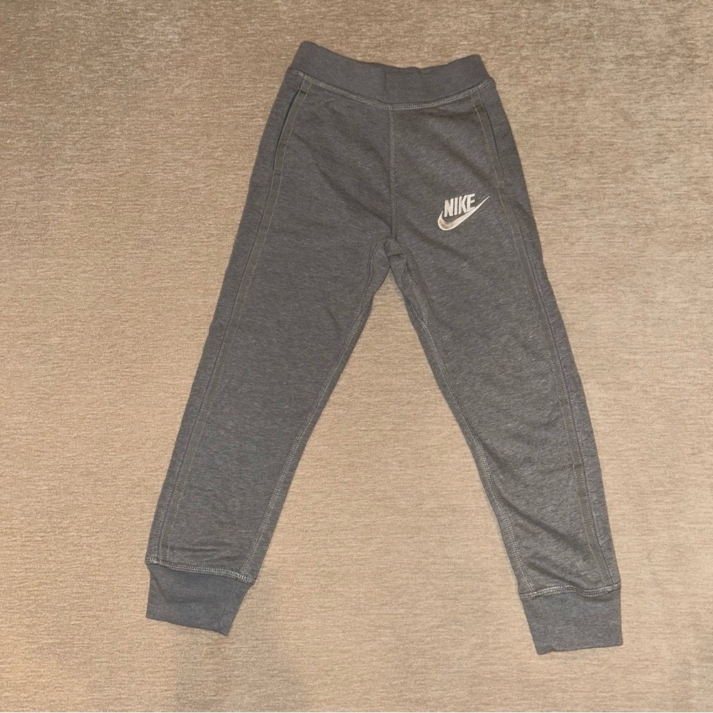 Nike Kids Gray Jogger Pants Size 6/7